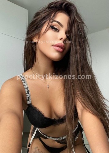 Амина, Г. Муравленко